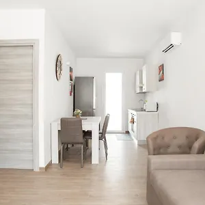 Casa vacanze - Via Delle Rose, Pula
